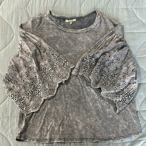 Grey wash lace sleeve Gimmicks top XL